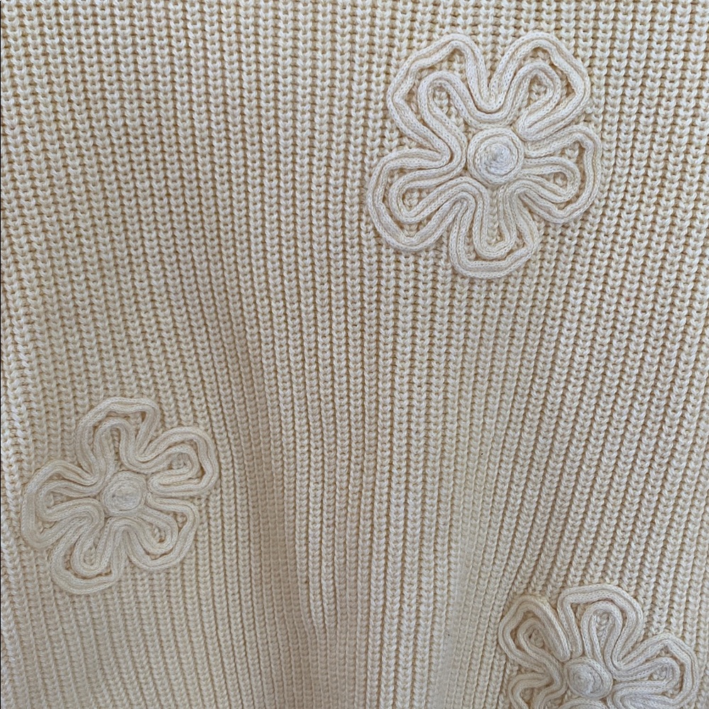 Laura Ashley women’s pale yellow crew neck sweater - Picture 2 of 6